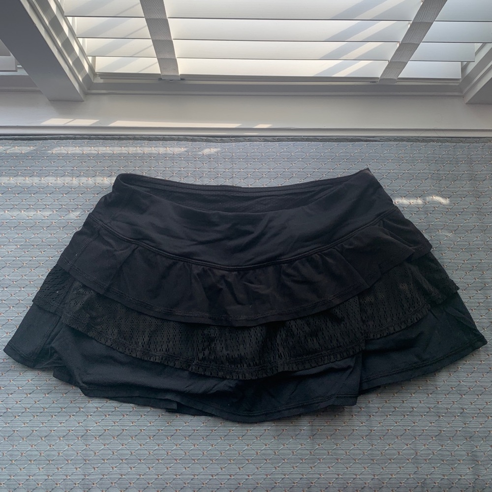 Lululemon Nothing To Hide Skirt Size 6 Black